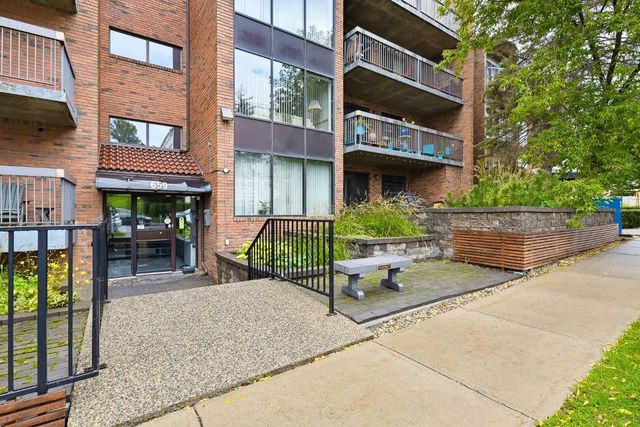 205 659 4 Avenue Ne, Calgary