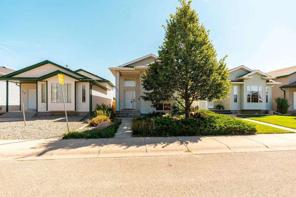 206 Fairmont Garden Road S, Lethbridge