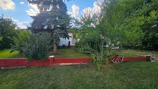 5006 45 Street , Castor