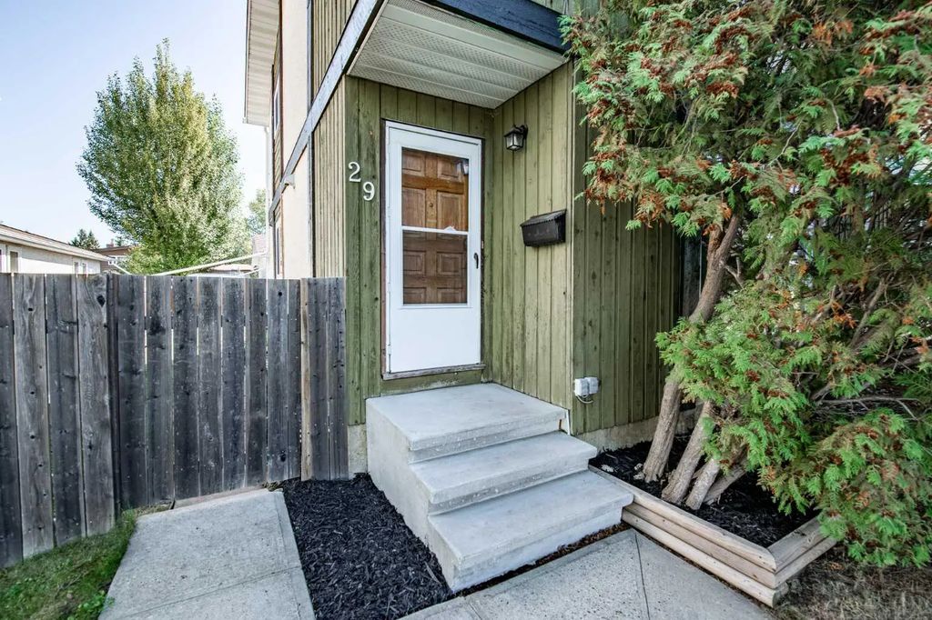 29 Abbott Close , Red Deer