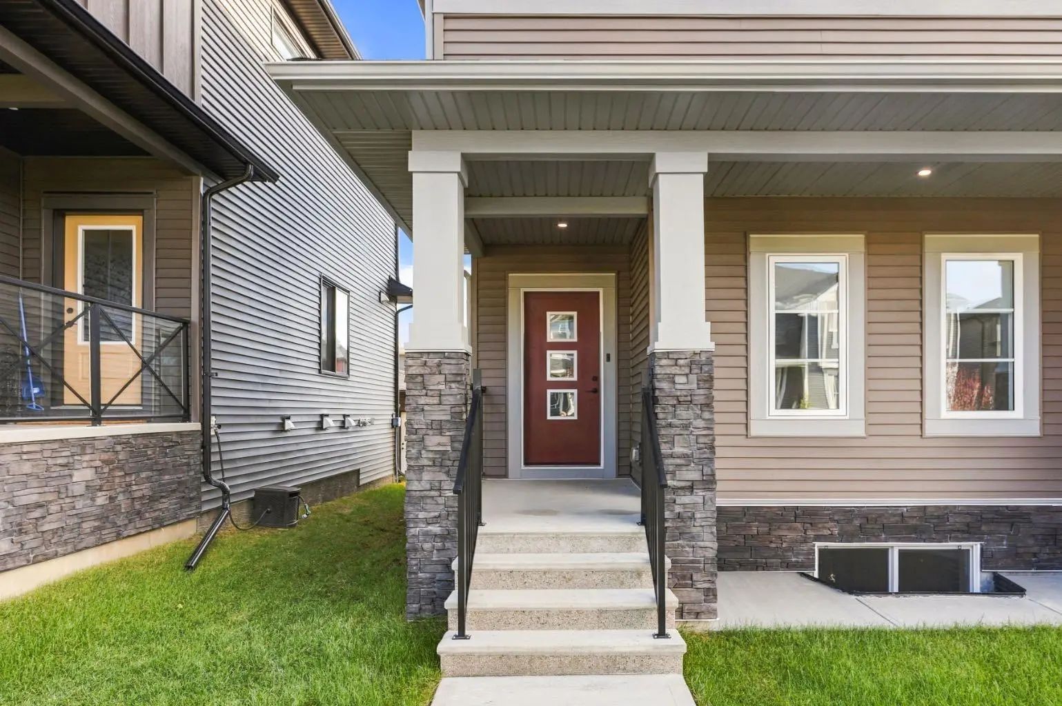 164 Lawson Lane Southeast, Airdrie – Residential Row/Townhouse Listing Photo 2