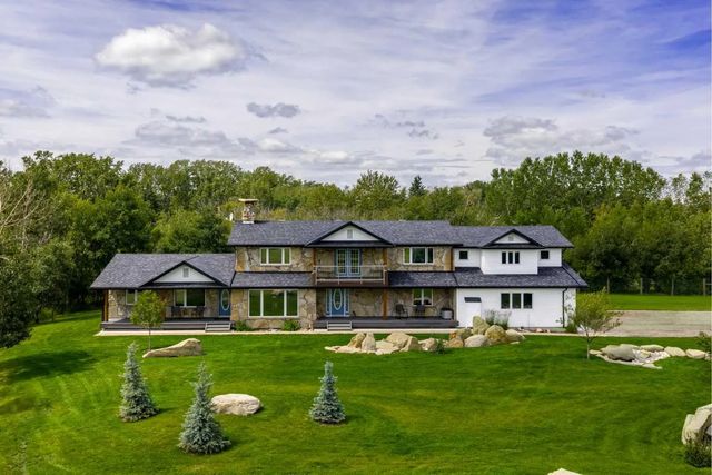 17 Oak Avenue , Okotoks