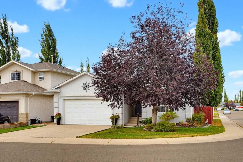66 Dumas Crescent , Red Deer