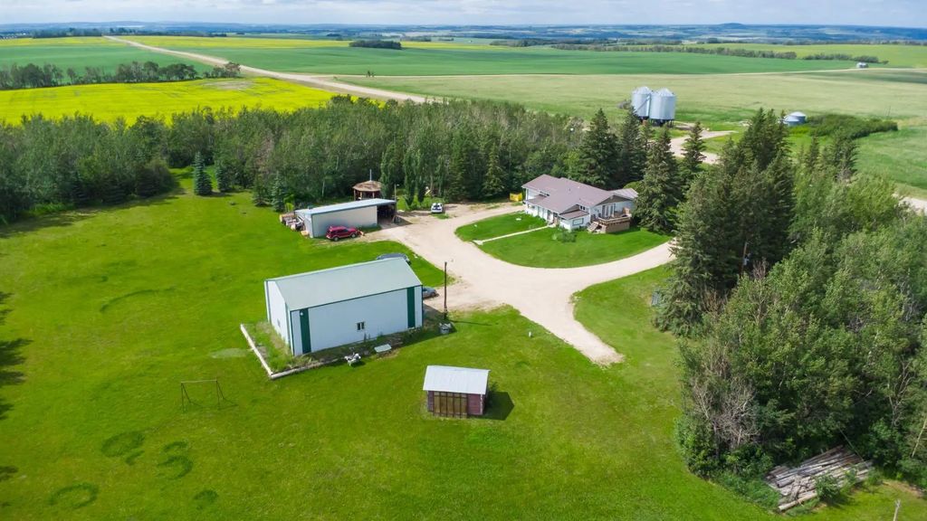 324222 Twp 524  , Rural