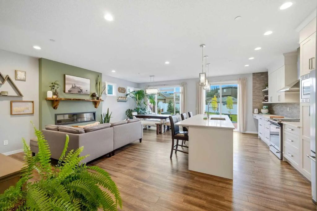 43 Howse Manor Ne, Calgary