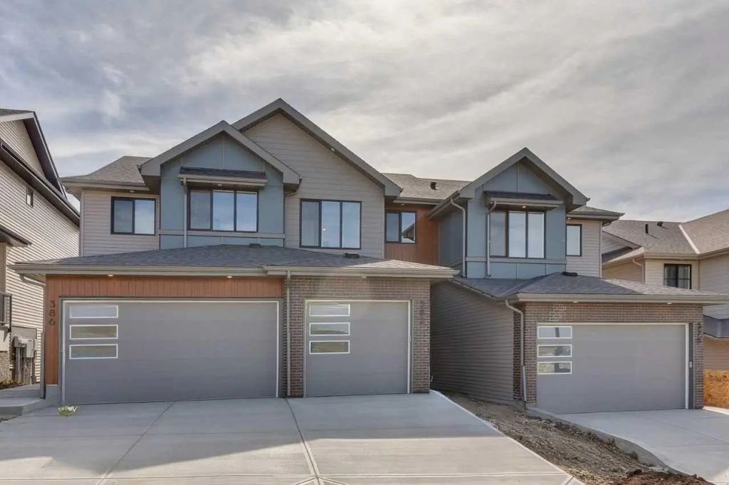 382 Heritage Boulevard , Cochrane
