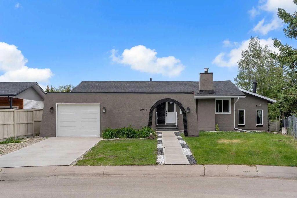 2930 Oakmoor Crescent Sw, Calgary