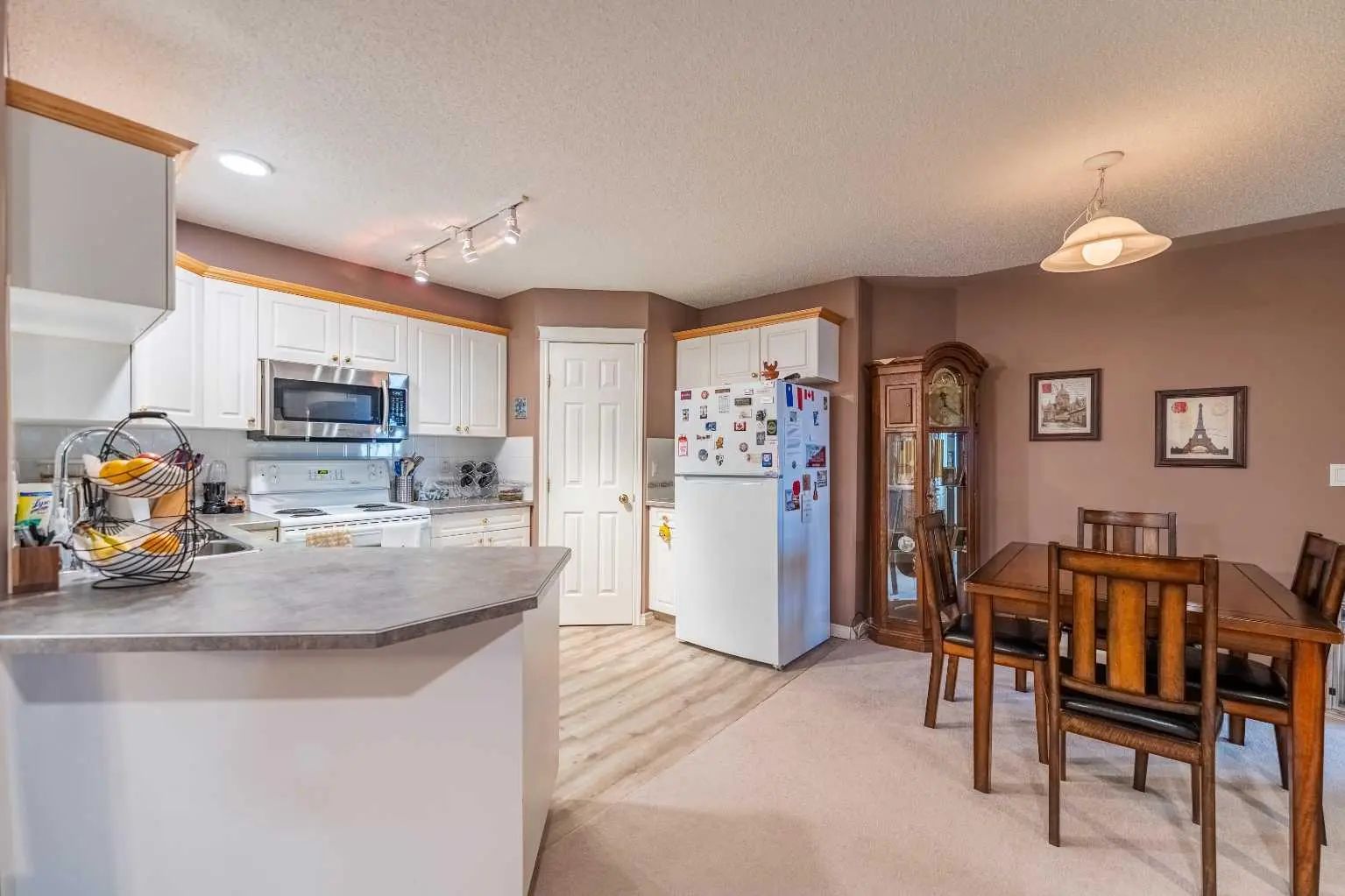 2108 7451 Springbank Boulevard Southwest, Calgary – Residential Apartment Listing Photo 6