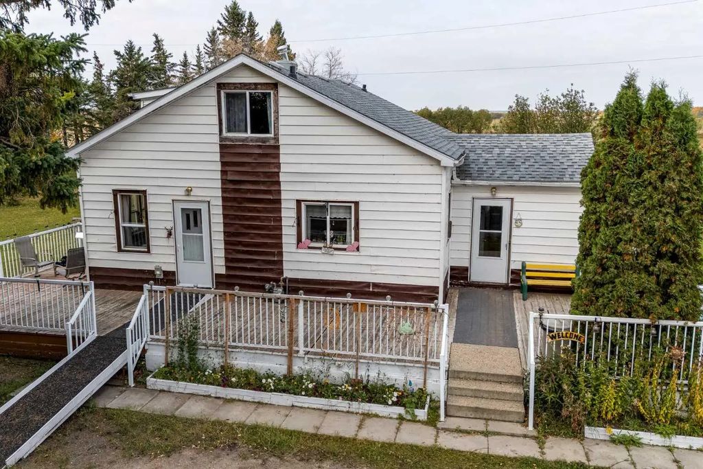 2114 Township Road 372  , Rural Red Deer County