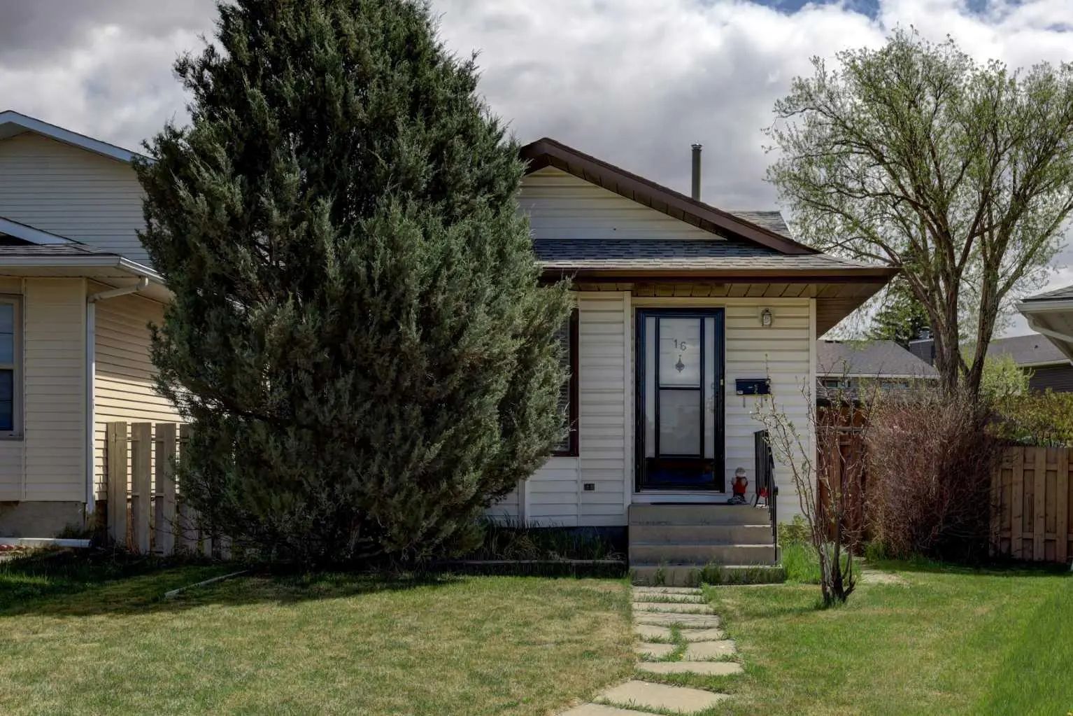 16 Martingrove Mews Northeast, Calgary – Residential Detached Listing Photo 2