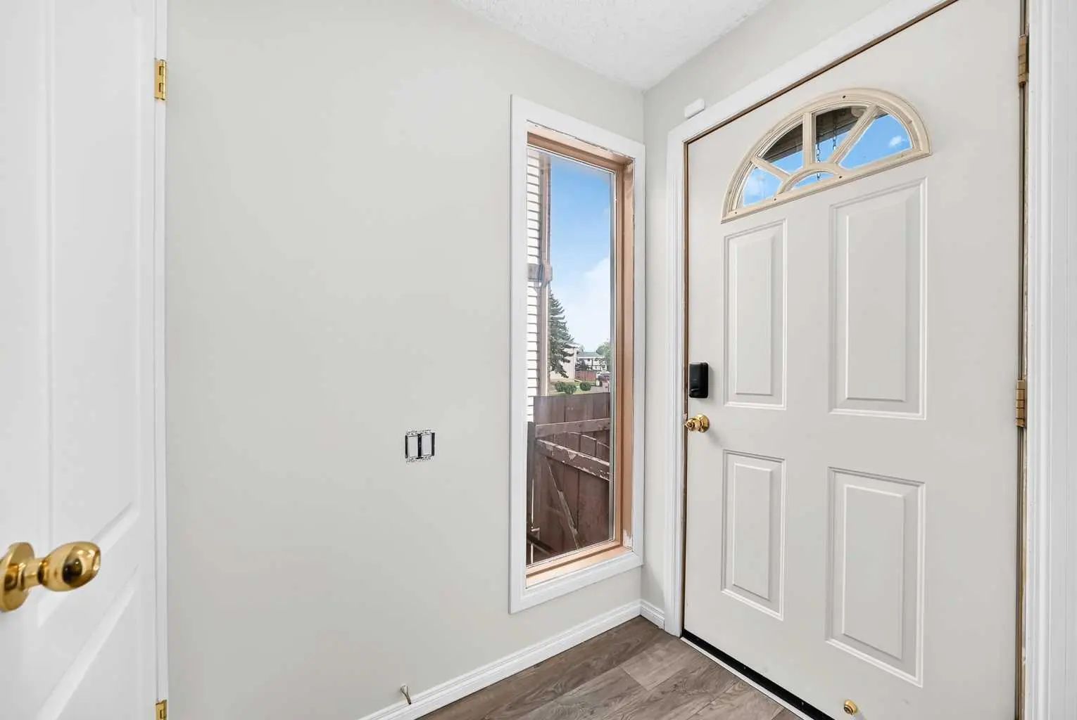 4351 58 Street Northeast, Calgary – Residential Detached Listing Photo 2