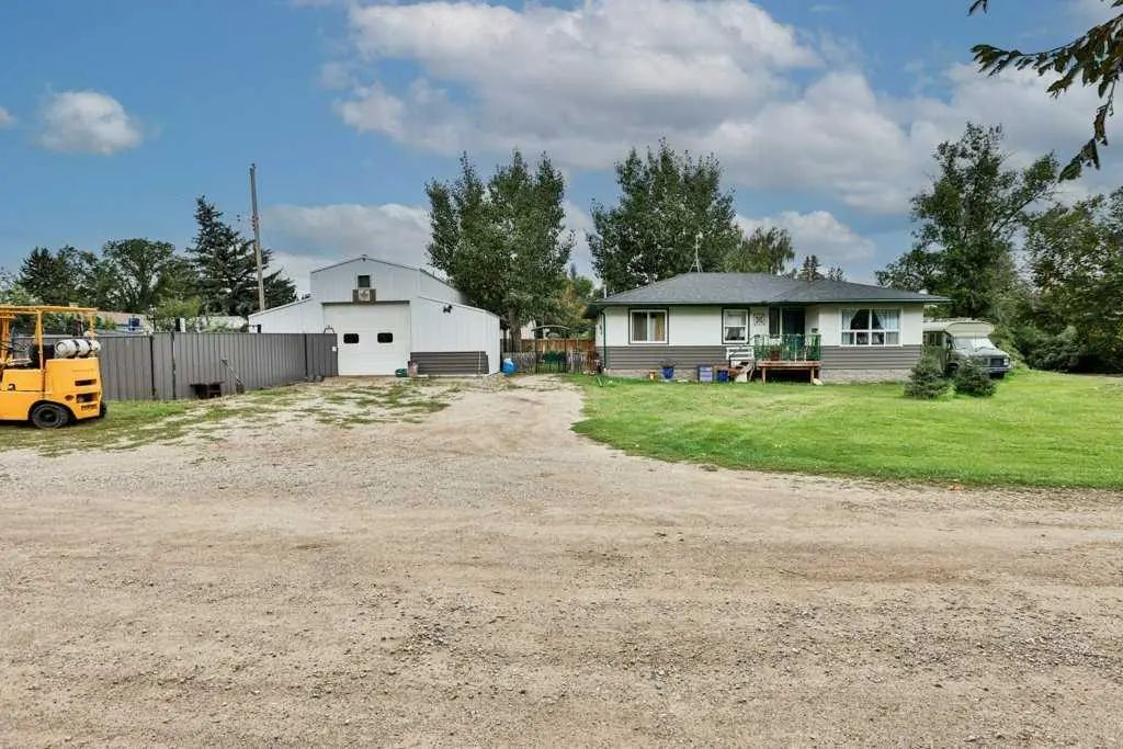 232 Whitney Street , Carmangay