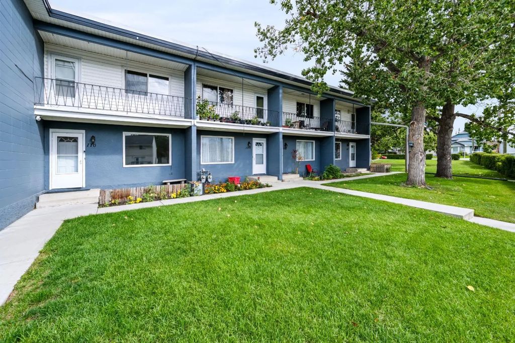 110 2211 19 Street Ne, Calgary