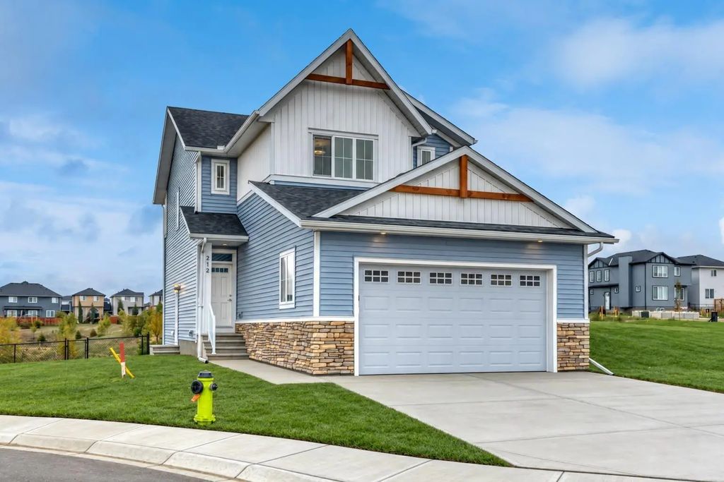 212 Edgefield Bay , Strathmore