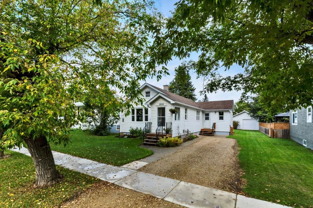 4832 53 Avenue , Eckville