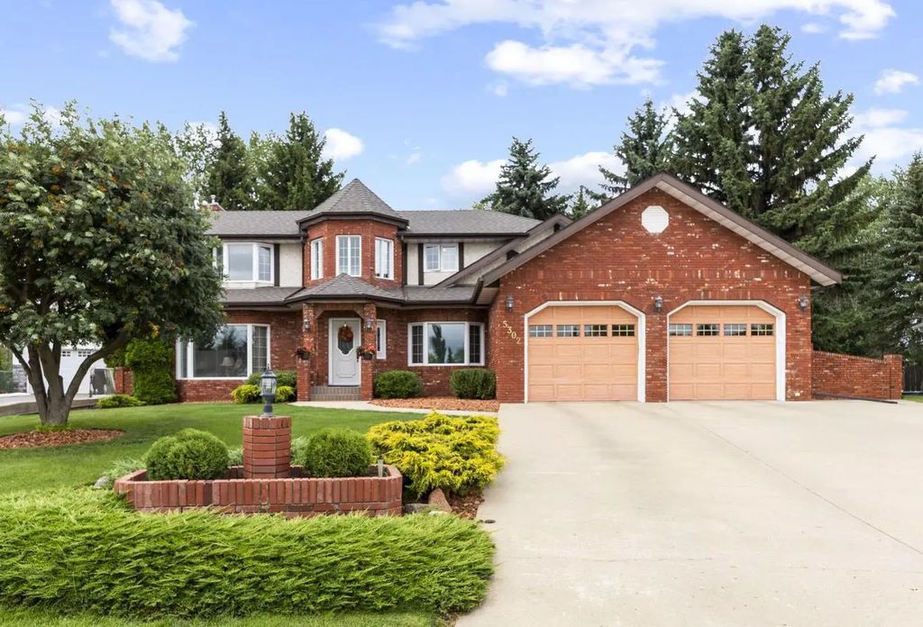 5302 61 Street Close , Camrose