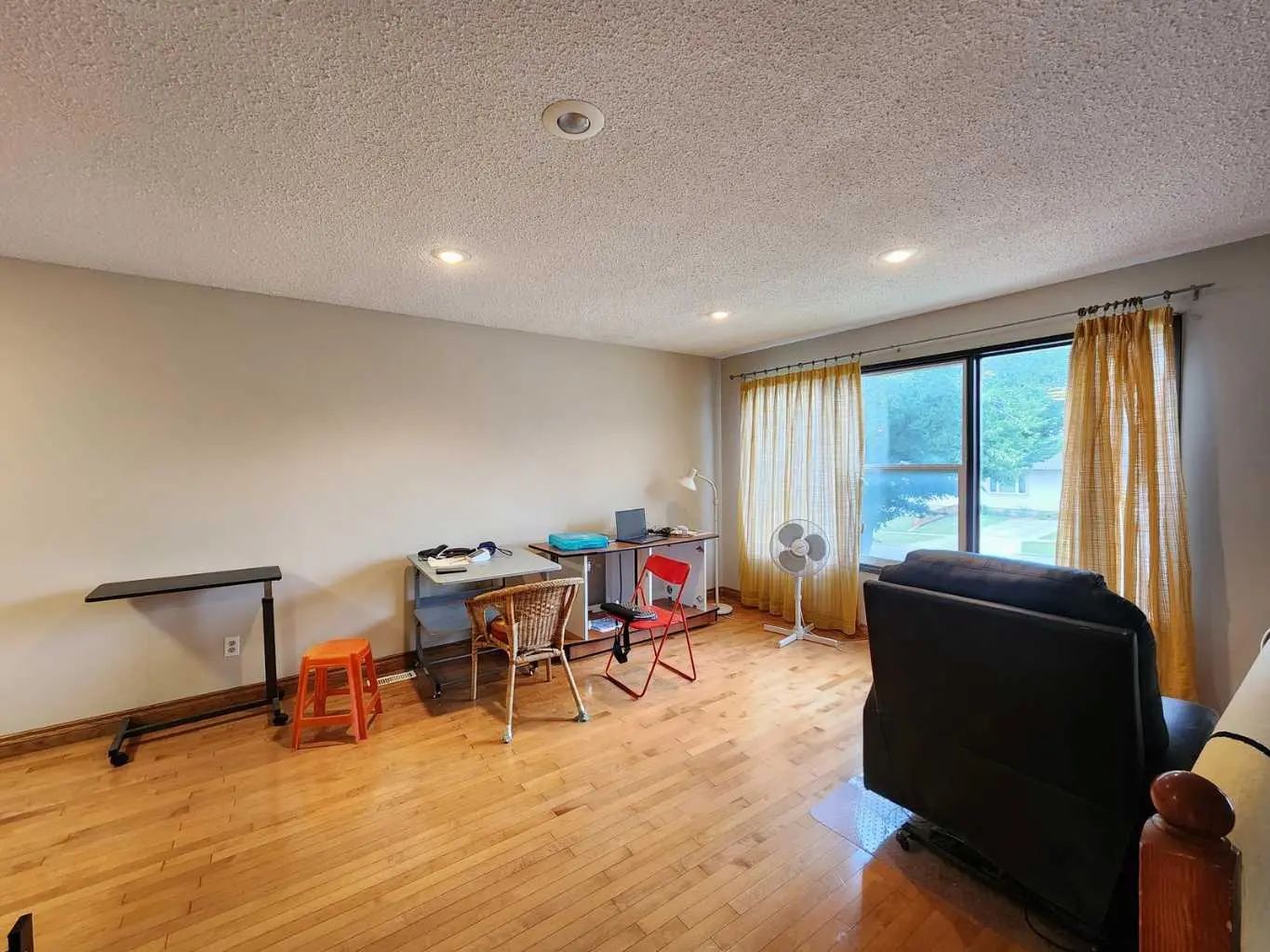 8329 Centre Street Northwest, Calgary – Residential Semi Detached (Half Duplex) Listing Photo 5