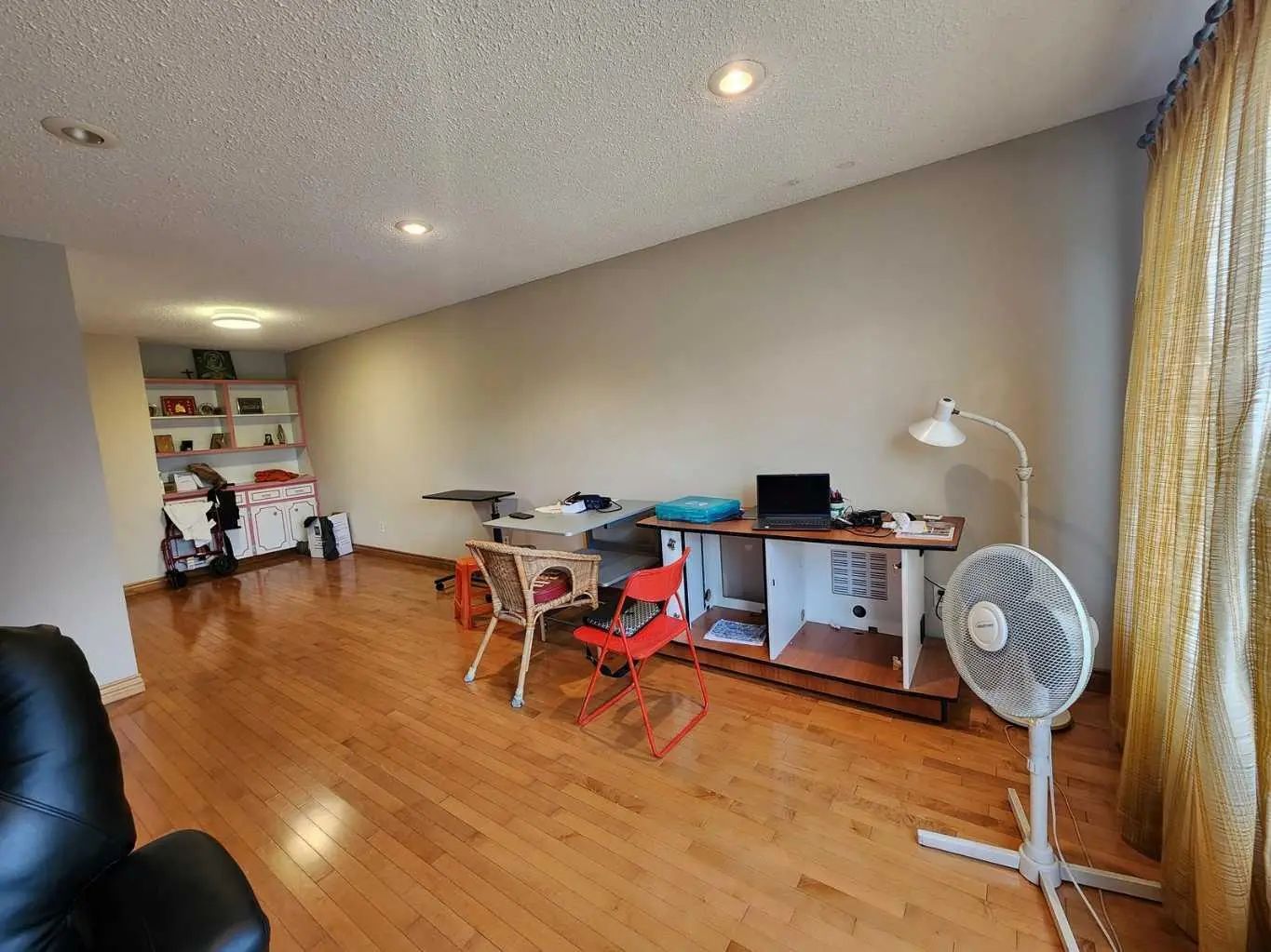 8329 Centre Street Northwest, Calgary – Residential Semi Detached (Half Duplex) Listing Photo 6