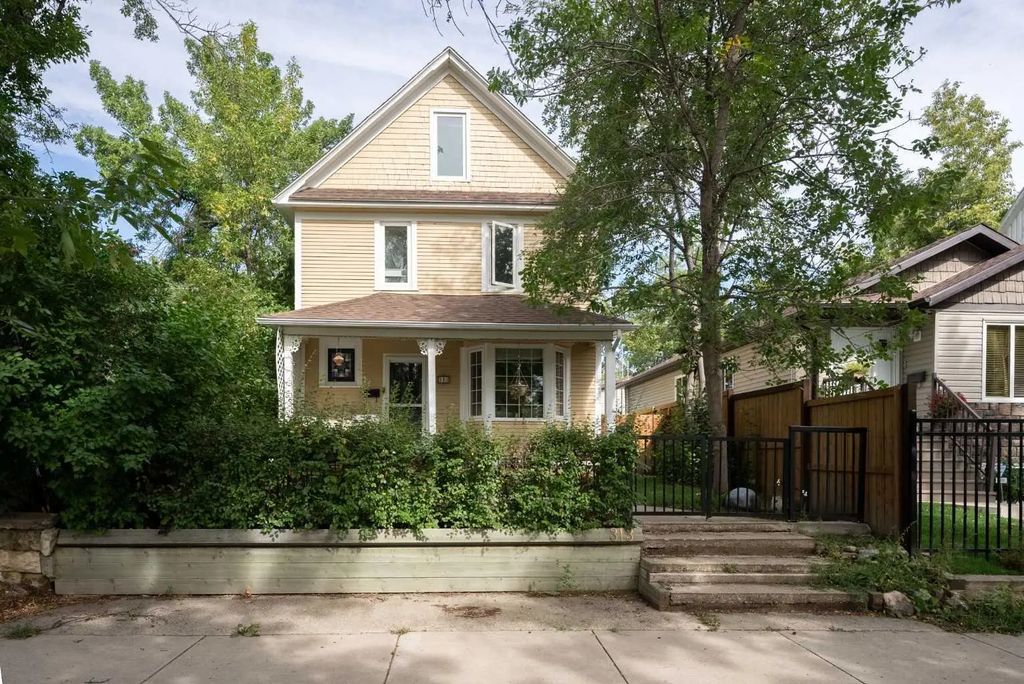 313 7a Avenue S, Lethbridge