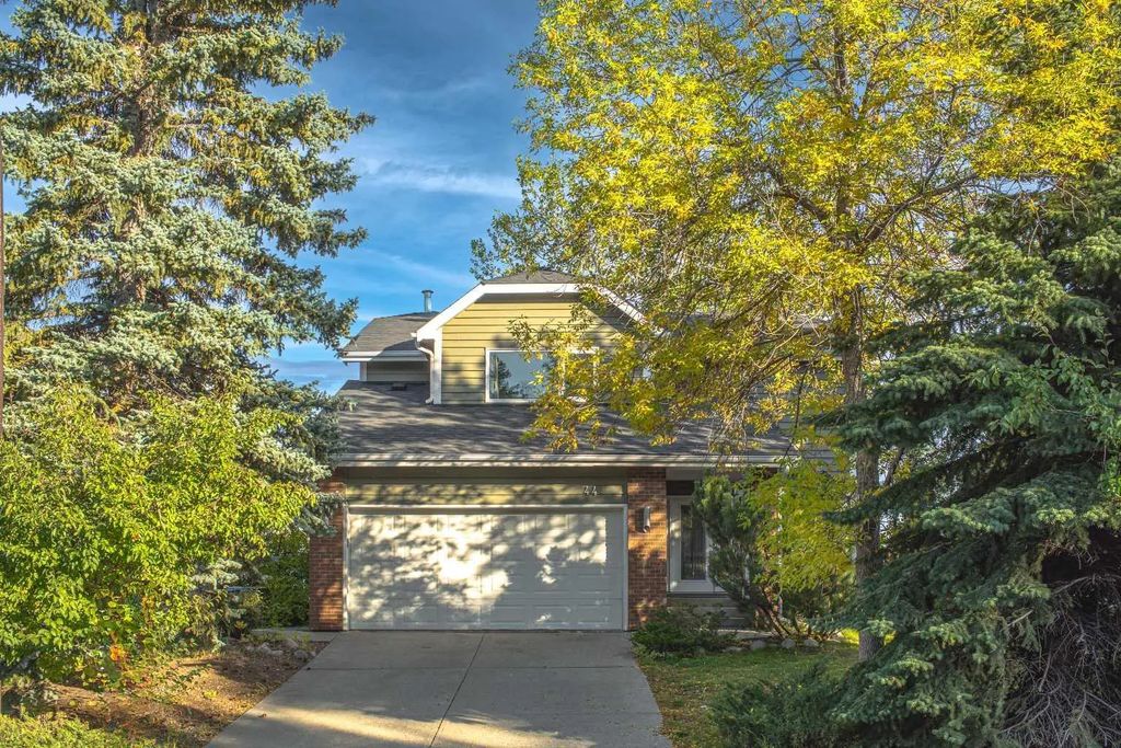 44 Stradwick Way Sw, Calgary