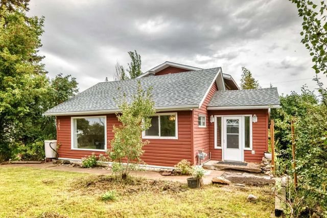 1901 22 Avenue , Delburne