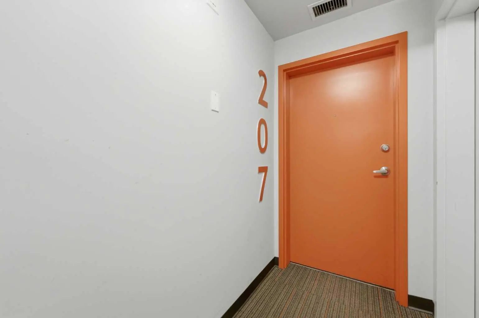 207 805 4 Street Northeast, Calgary – Residential Apartment Listing Photo 3