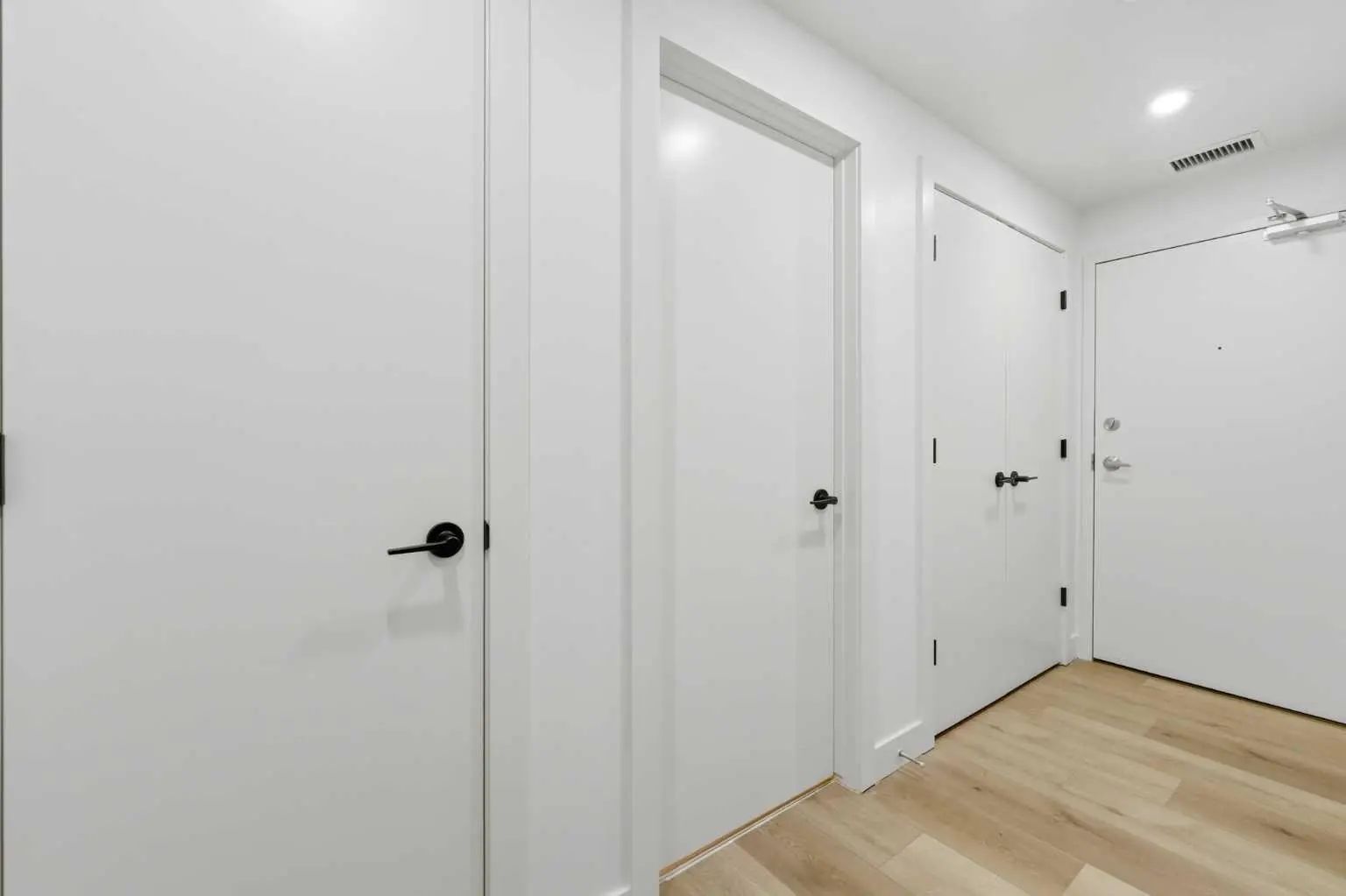 207 805 4 Street Northeast, Calgary – Residential Apartment Listing Photo 4