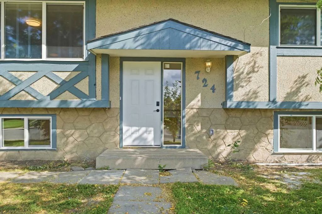 724 55 Street Se, Calgary