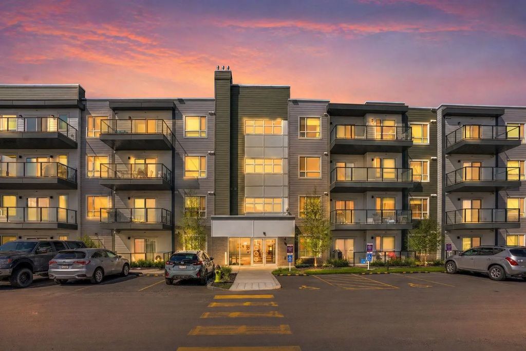 1102 33 Carringham Gate Nw, Calgary