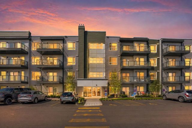 1102 33 Carringham Gate Nw, Calgary