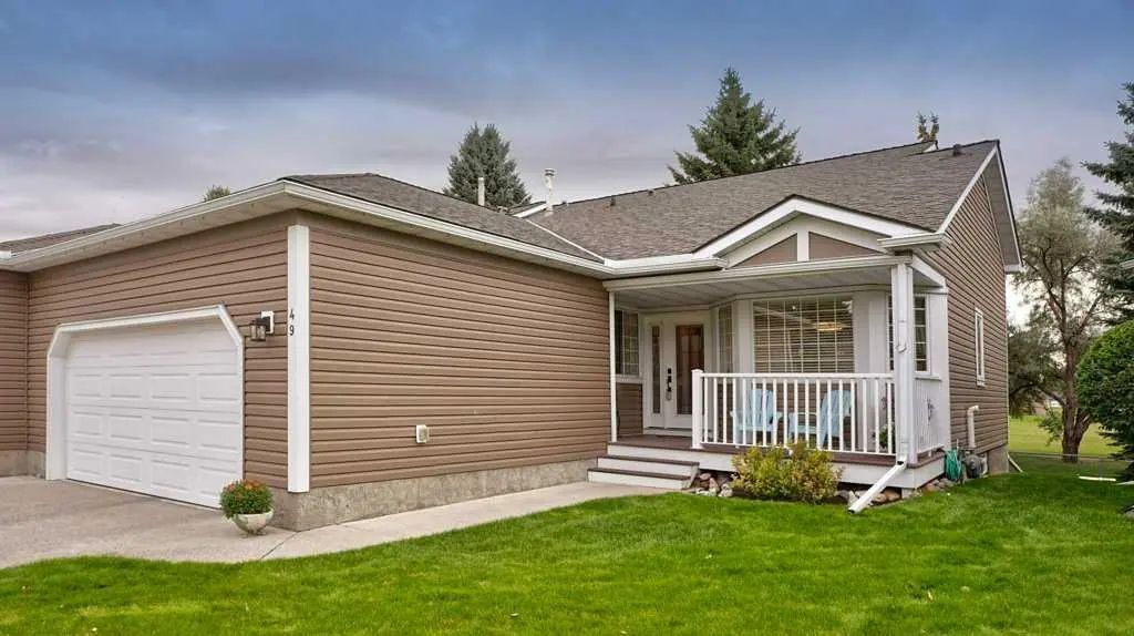 49 Douglasbank Gardens Se, Calgary
