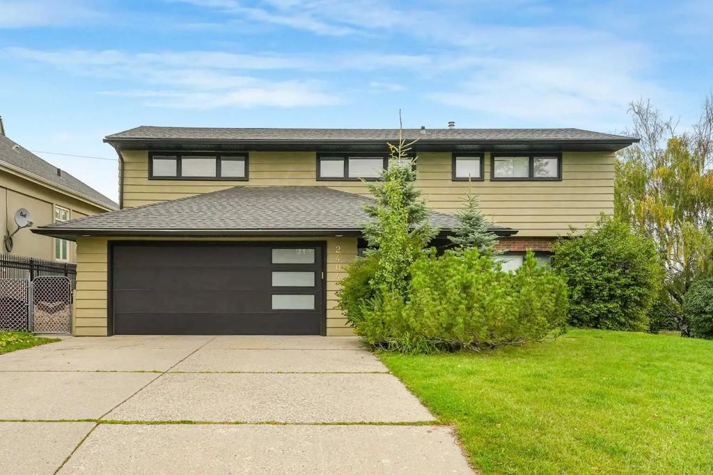 2404 Sovereign Crescent Sw, Calgary