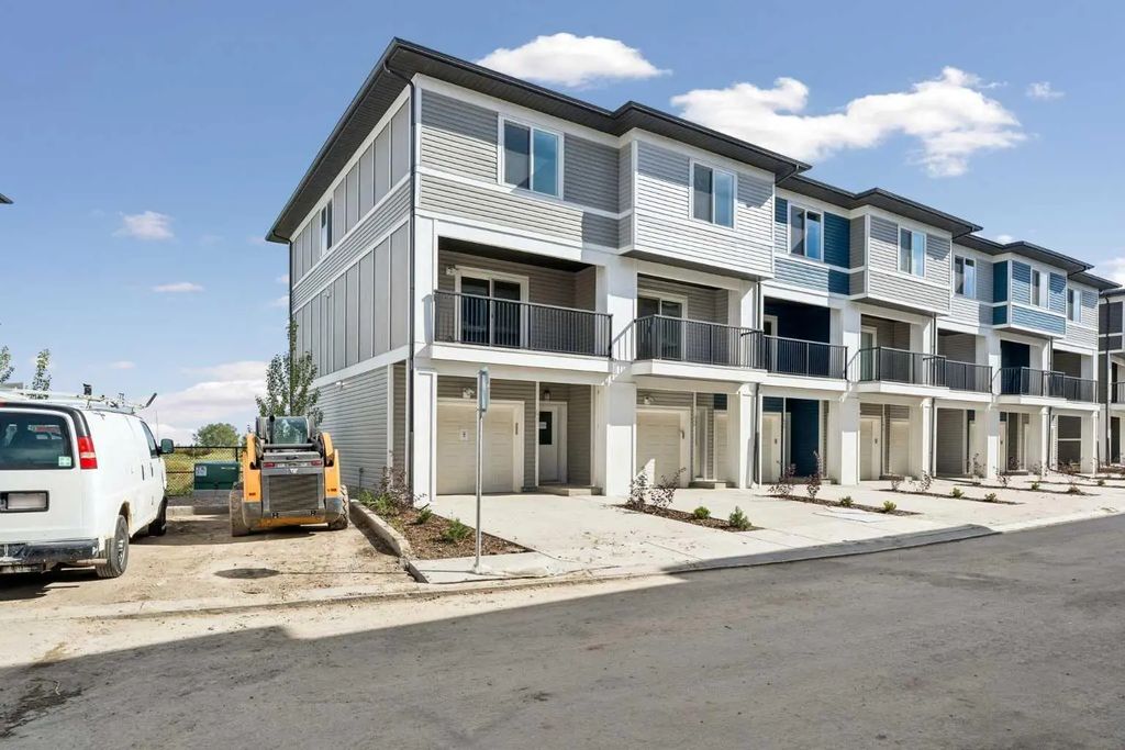 41 200 Belmont Street Sw, Calgary