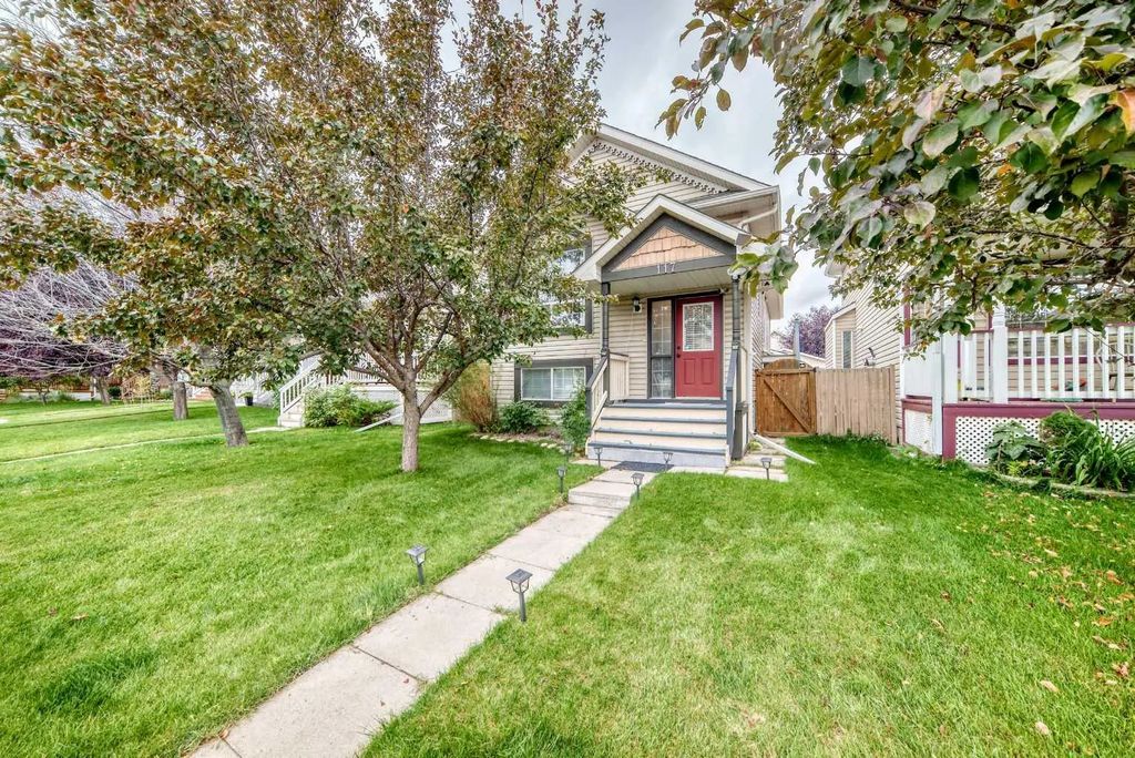 117 Bridleglen Manor Sw, Calgary