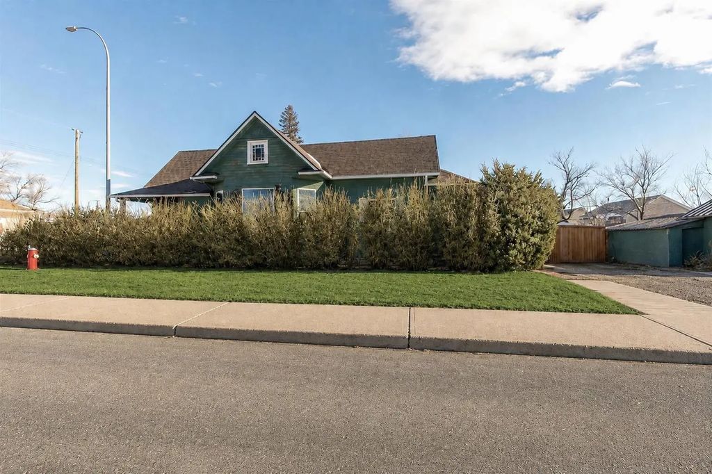 2424 4 Avenue , Fort Macleod