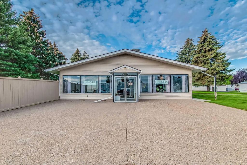 100 2248 Southview Drive Se, Medicine Hat