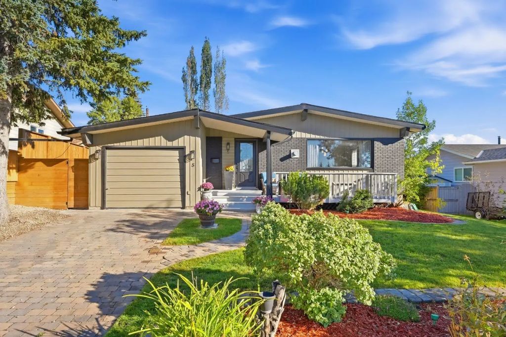5 Lake Huron Bay Se, Calgary