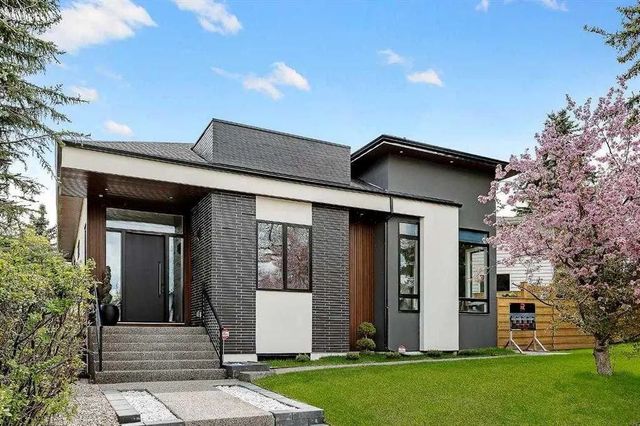 1027 39 Avenue Nw, Calgary