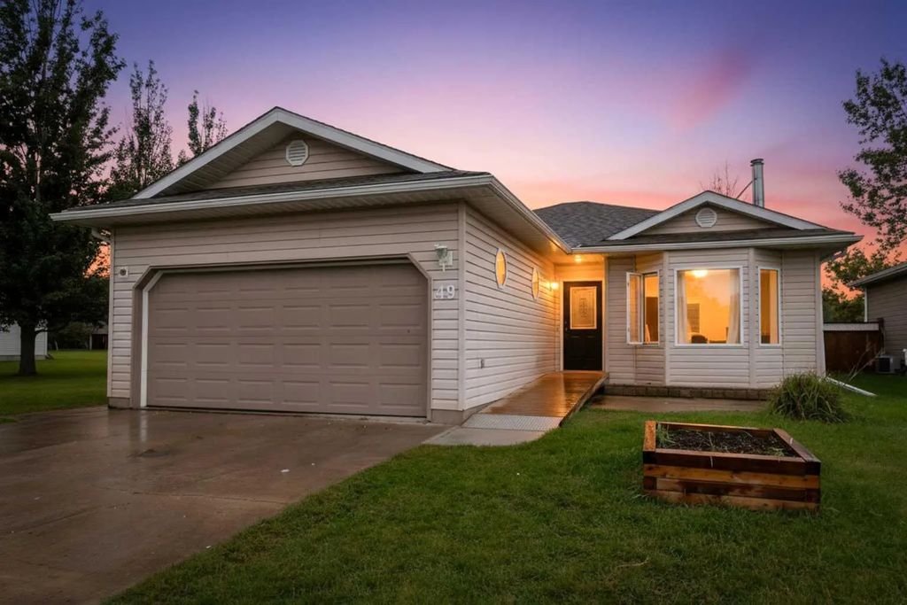 49 Cambridge Way , Carbon