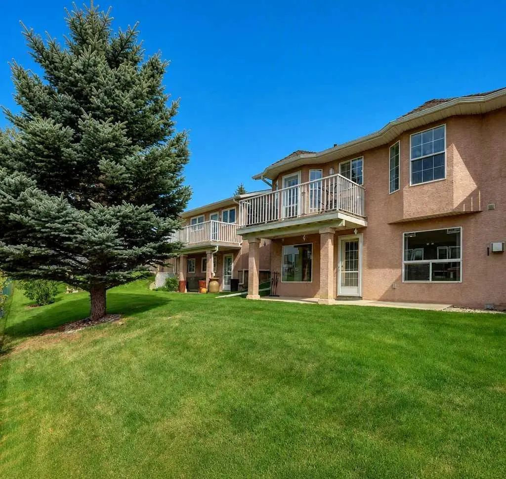 9 Harvest Grove Green Ne, Calgary