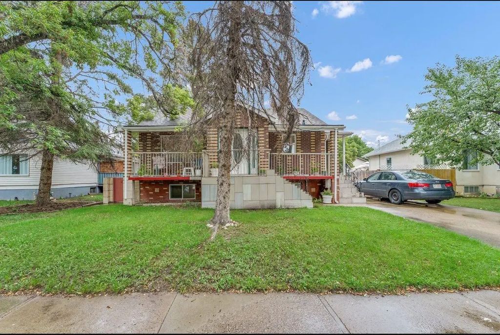 138 3 Street Nw, Medicine Hat