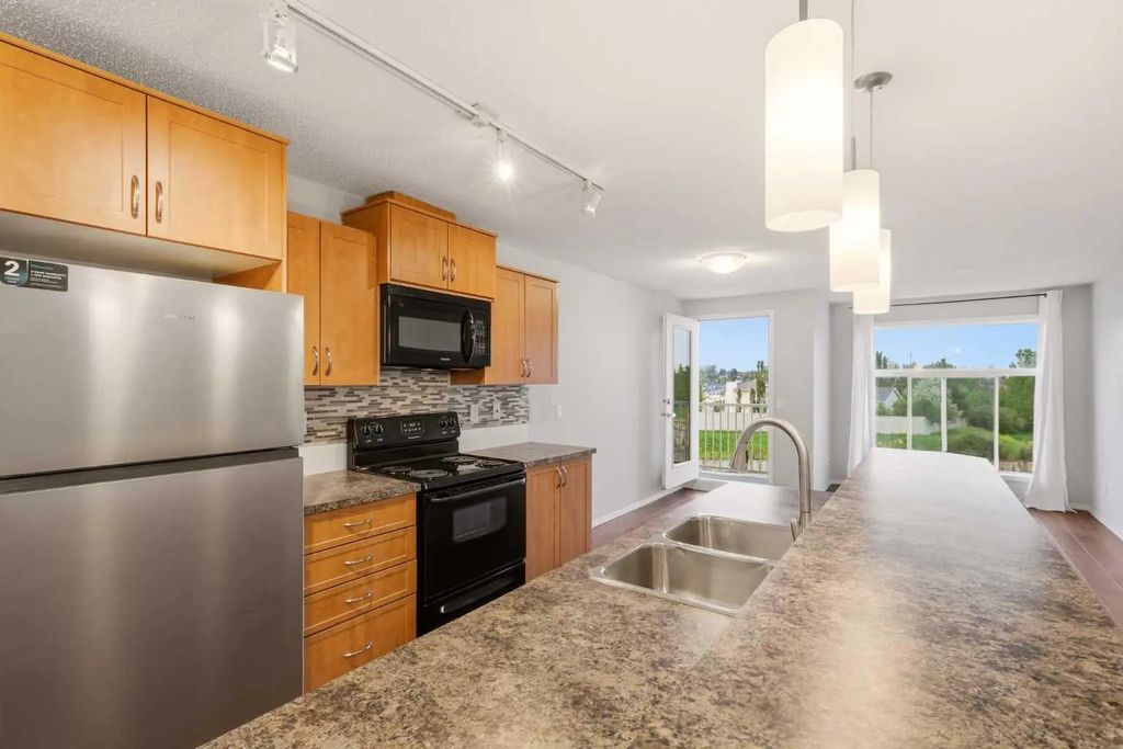 2323 700 Willowbrook Road Nw, Airdrie