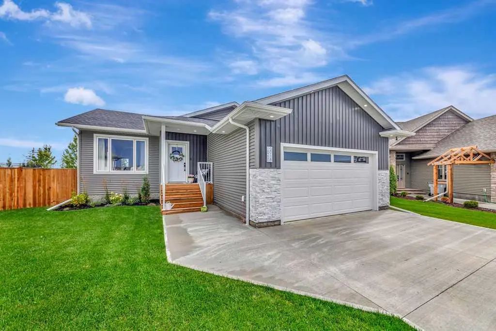 2918 8a Avenue , Wainwright