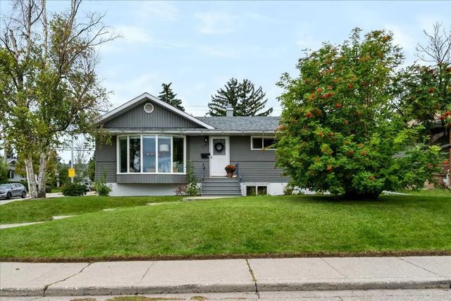103 Grafton Drive Sw, Calgary