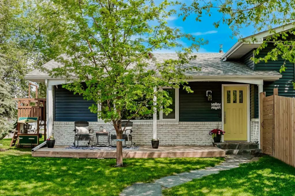 10704 Maplecrest Road Se, Calgary