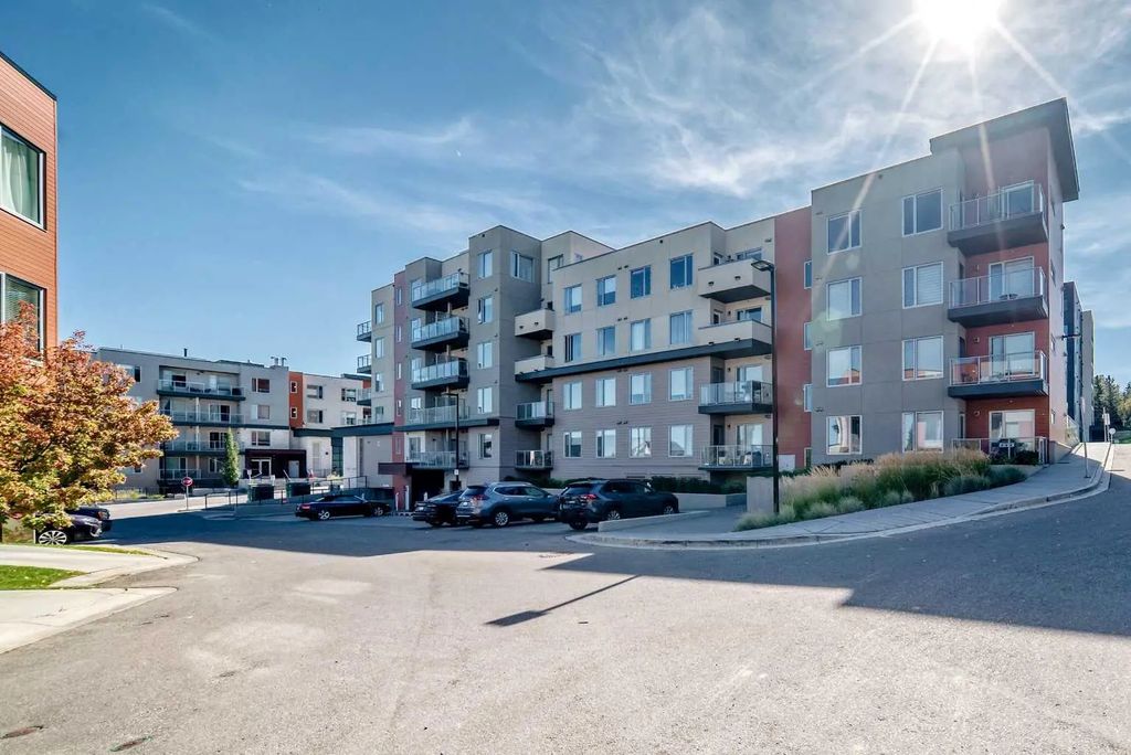 205 71 Shawnee Common Sw, Calgary