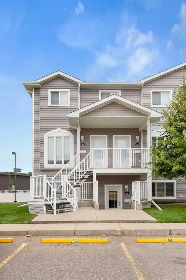 94 Somerset Lane Se, Medicine Hat