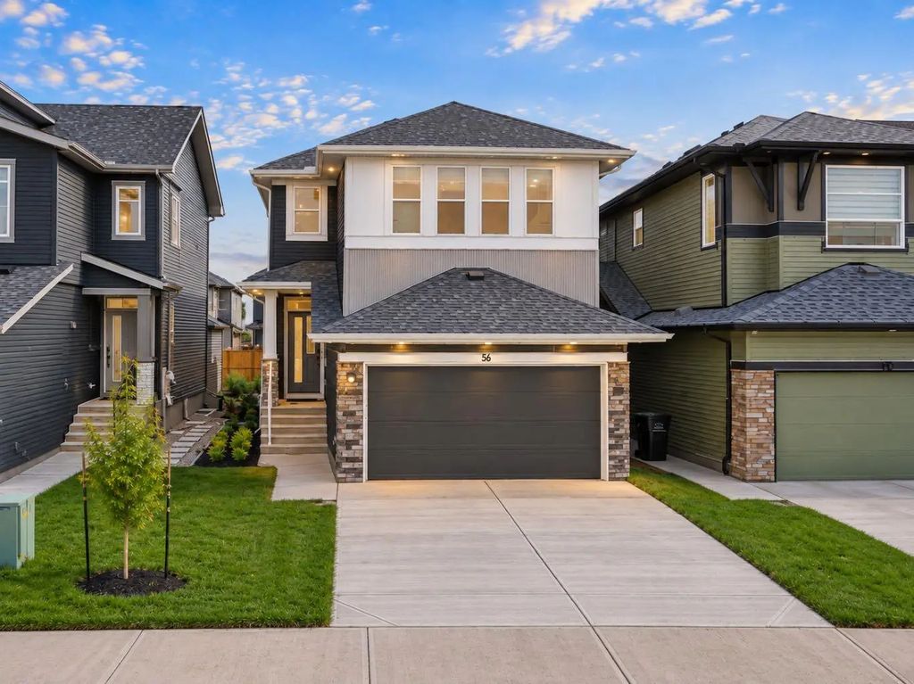 56 Corner Glen Green Ne, Calgary