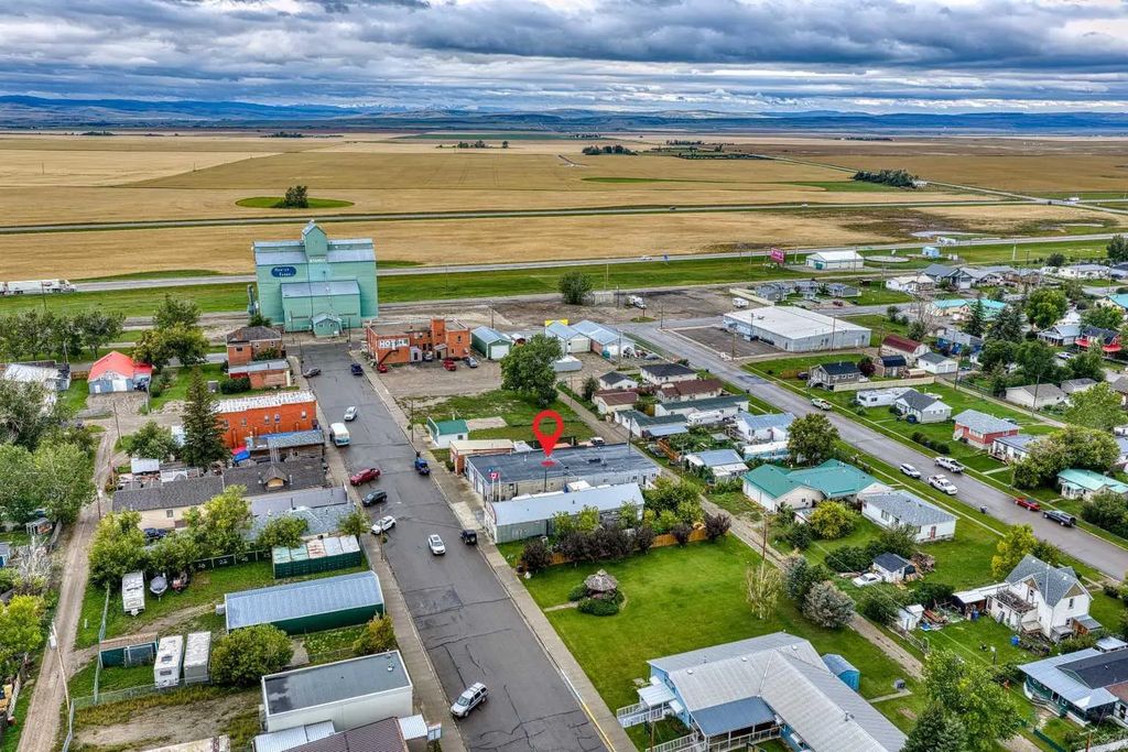 5062 50 Avenue Se, Stavely