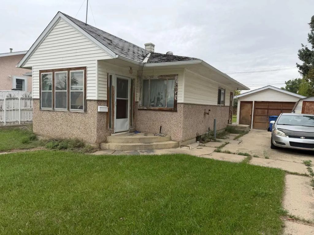 5043 41 Avenue , Taber